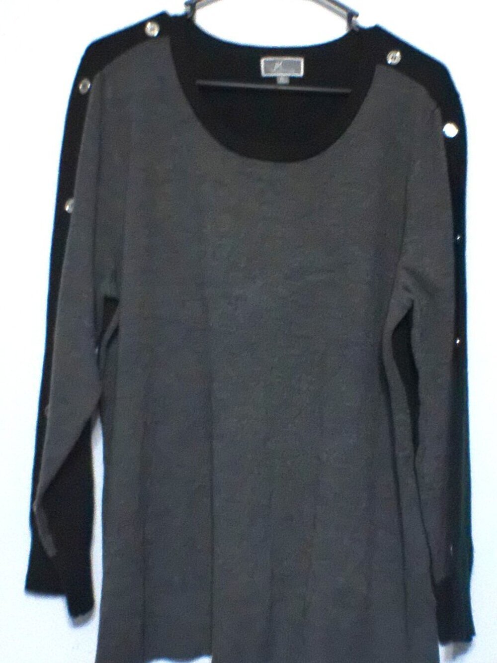 JM Collection Women's XL Gray Studded Shoulder Sweater Tunic Long Sleeve Top